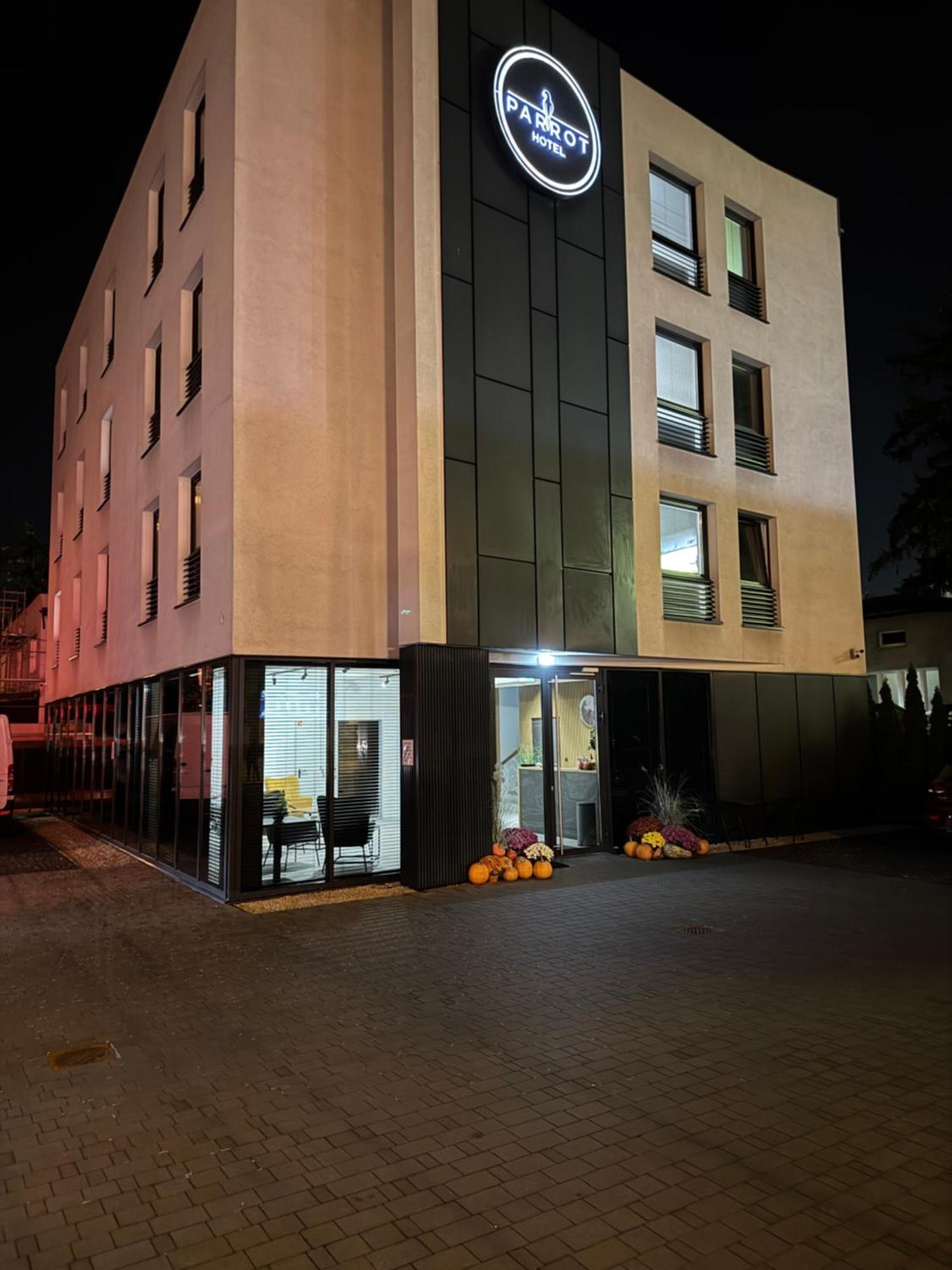 Hotel Parrot Raszyn Exterior foto